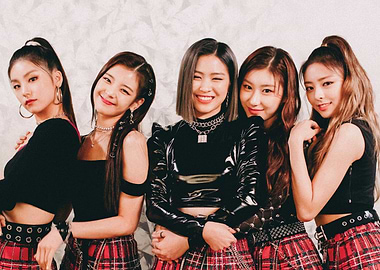 ITZY in Matching Outfits