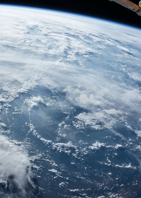 Orbiting Earth / PLATINA