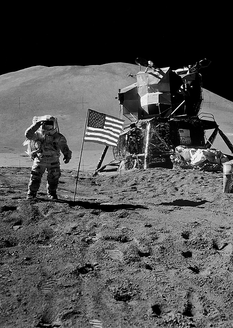 on the Moon BW / PLATINA