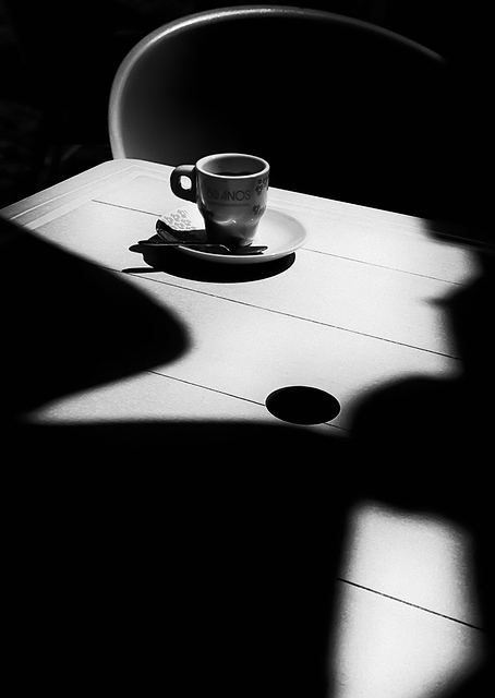 Coffee on the table / PLATINA
