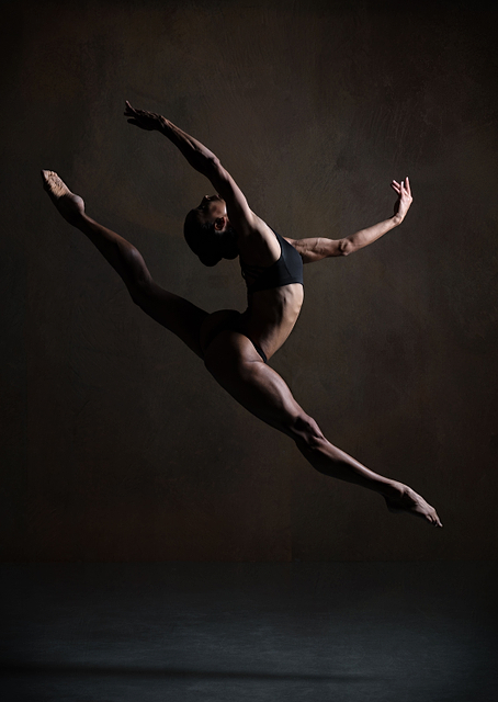 Elegance in the Dark / PLATINA