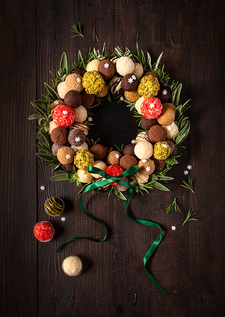 Truffles Christmas Wreath / PLATINA