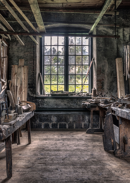The Carpenters Workshop / PLATINA