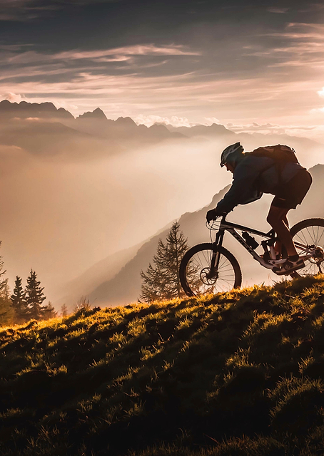 Golden hour biking / PLATINA
