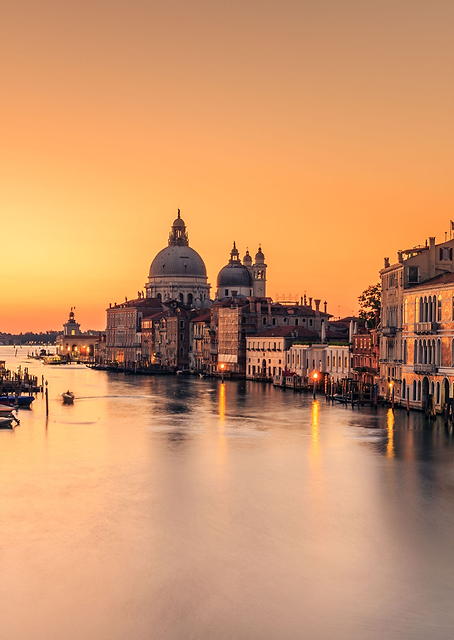Dawn on Venice / PLATINA