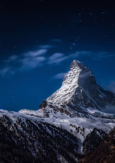 Full moon at Matterhorn / PLATINA