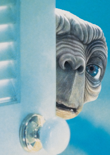 E.T. hiding / PLATINA