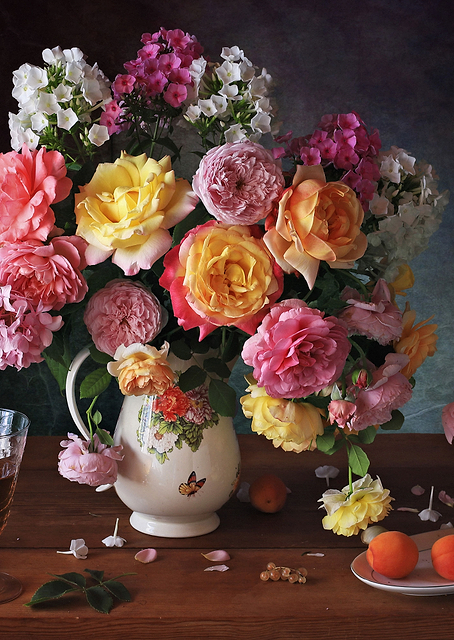Roses and Apricots / PLATINA