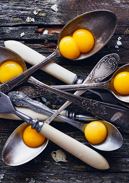 Spoon yolks / PLATINA