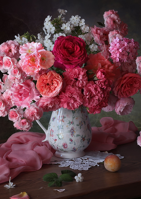 Pink roses / PLATINA