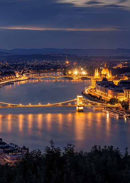 Panorama of Budapest / PLATINA