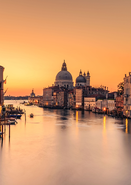 Dawn on Venice / PLATINA