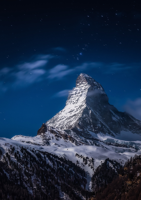 Full moon at Matterhorn / PLATINA
