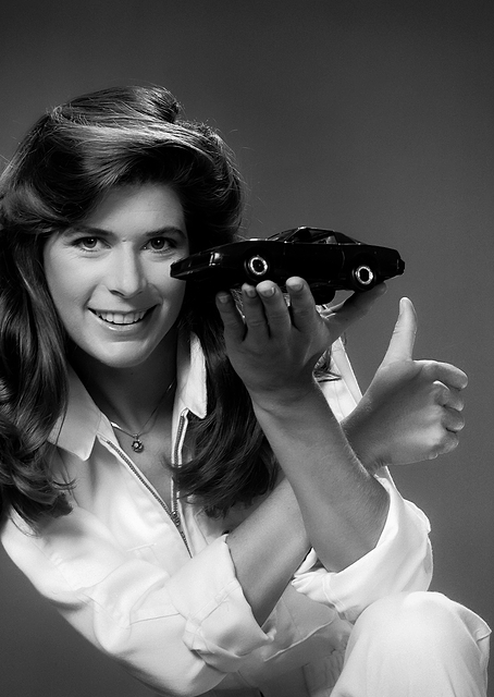 Bonnie holding KITT / PLATINA