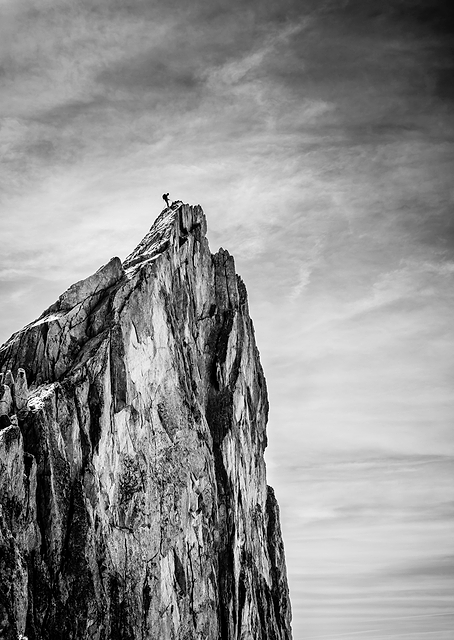 Balancing Earth and Sky / PLATINA