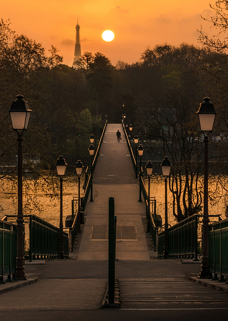 Paris sunrise / PLATINA