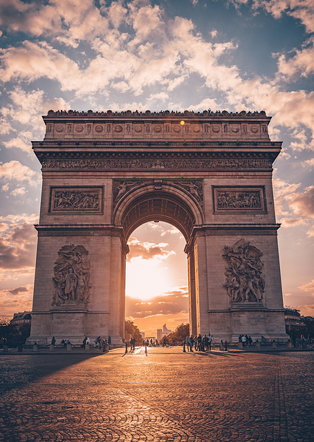Golden Arc of Paris / PLATINA