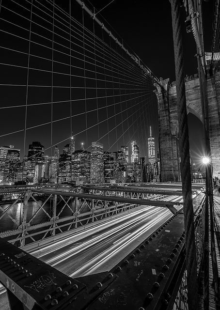 Brooklyn bridge lights / PLATINA