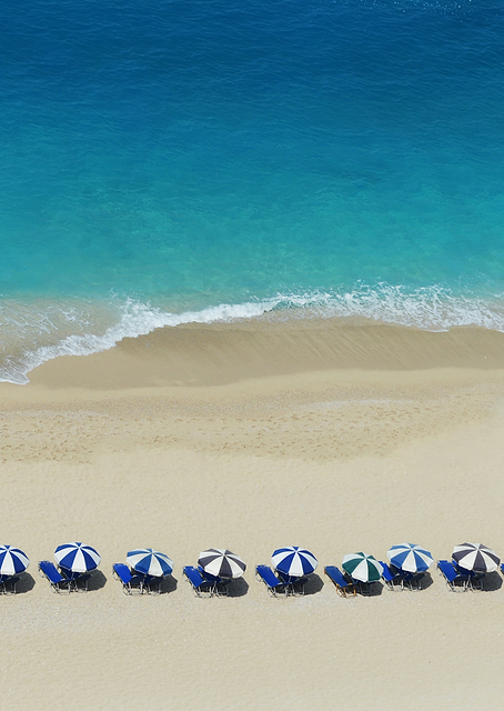 Beach umbrellas / PLATINA