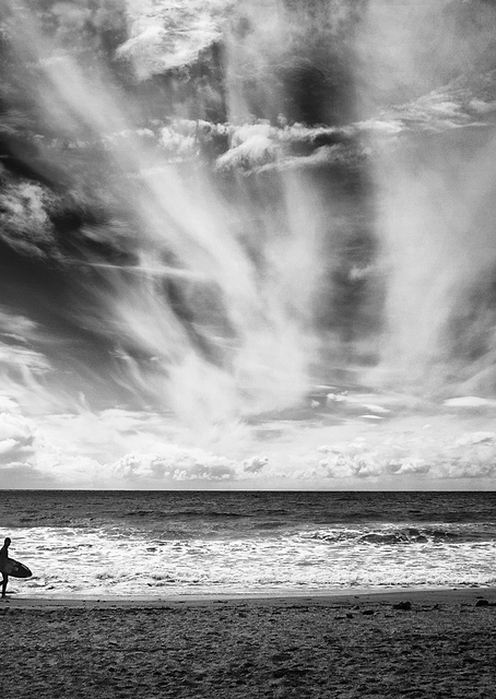 The loneliness of a surfer / PLATINA