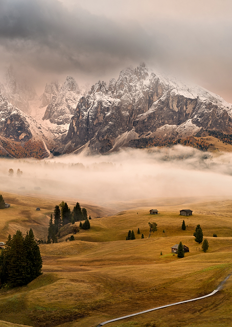Dolomites Myths / PLATINA