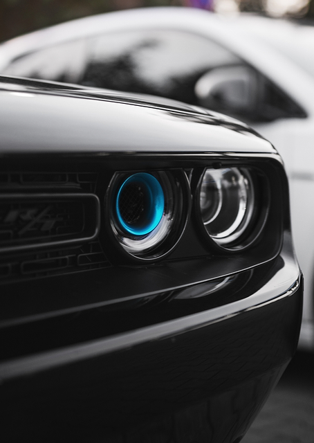 Dodge Challenger Headlight / PLATINA