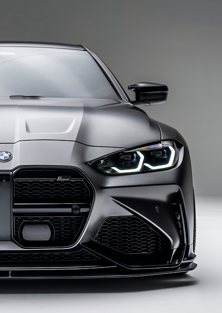 Sleek Gray BMW M4 Front View / PLATINA