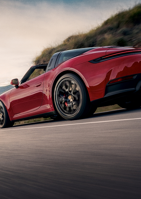 Dynamic Red Porsche 911 Targa / PLATINA
