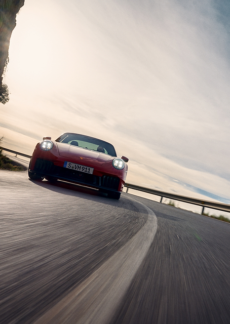 Dynamic Porsche 911 Cornering Drive / PLATINA
