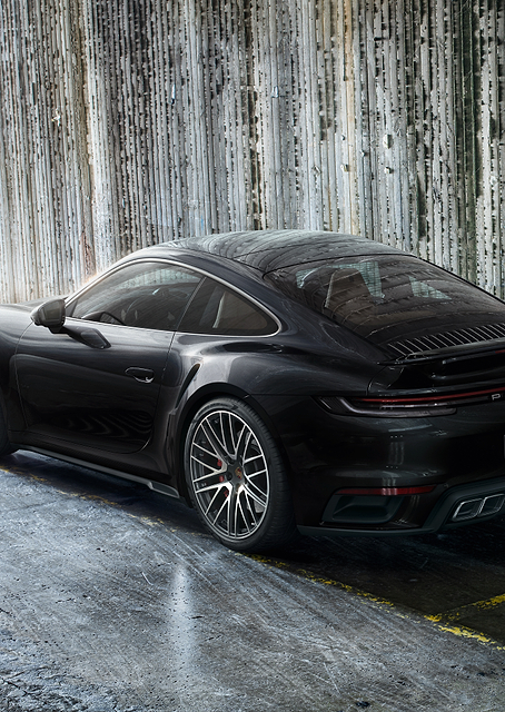 Sleek Porsche 911 in Urban Grit / PLATINA