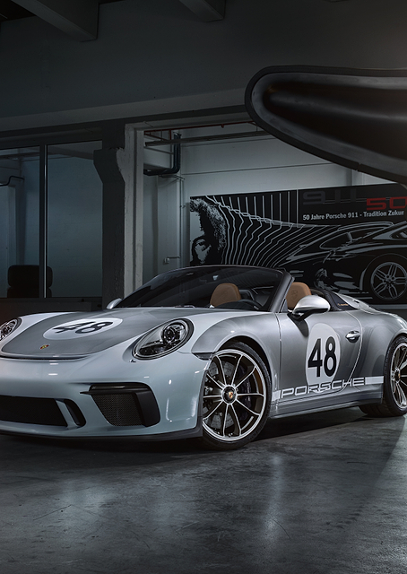 Porsche 911: Generations of Speed / PLATINA