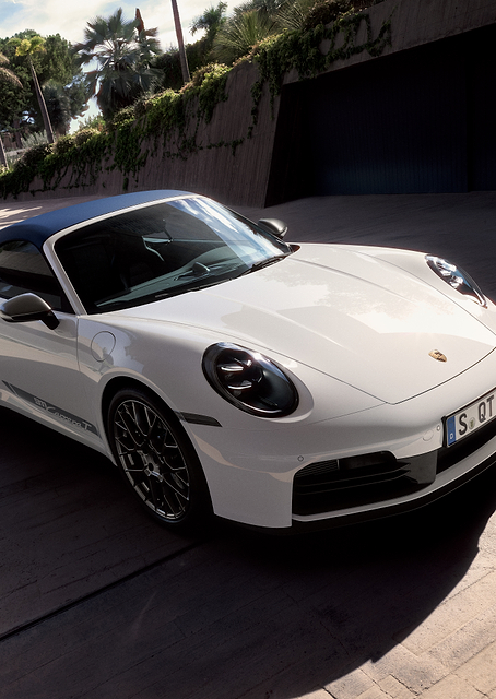 White Porsche 911 Convertible Sunlight Drive / PLATINA