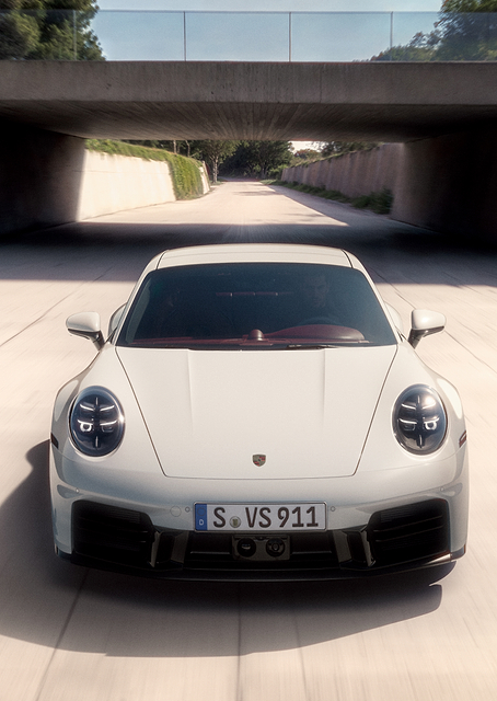 White Porsche 911 Under Concrete Arch / PLATINA