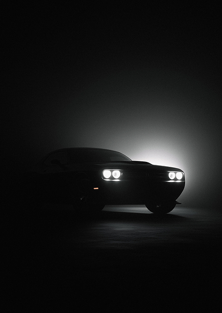Dodge Challenger in the Dark / PLATINA