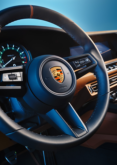 Porsche Interior: Precision and Luxury / PLATINA