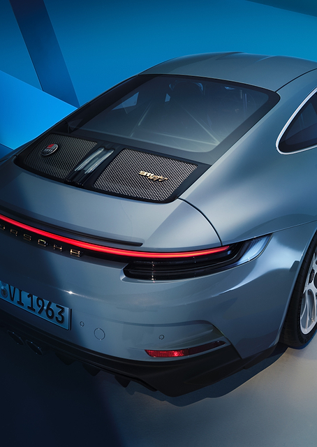 Porsche 911 GT3: Modern Performance / PLATINA