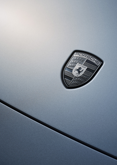 Porsche Emblem: Precision and Power / PLATINA