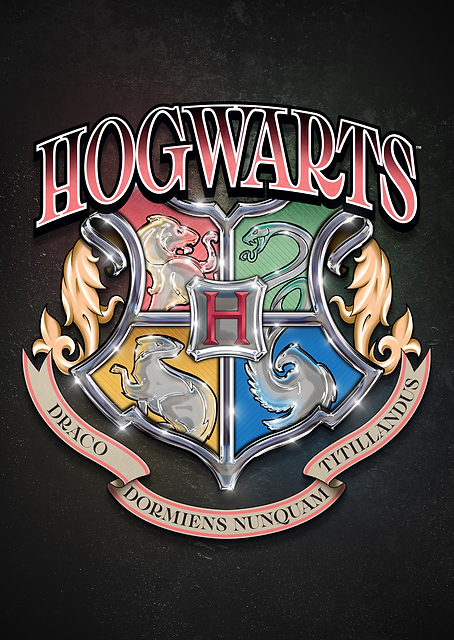 Hogwarts Crest: A Magical Emblem / PLATINA