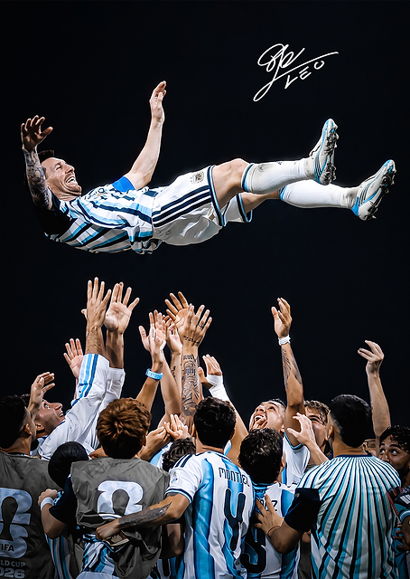 Lionel Messi Lifted by Teammates / PLATINA