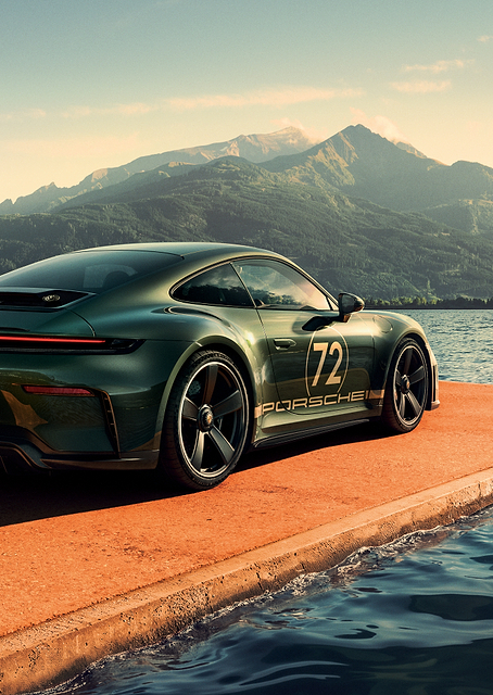 Porsche 911: Mountain Lake Serenity / PLATINA