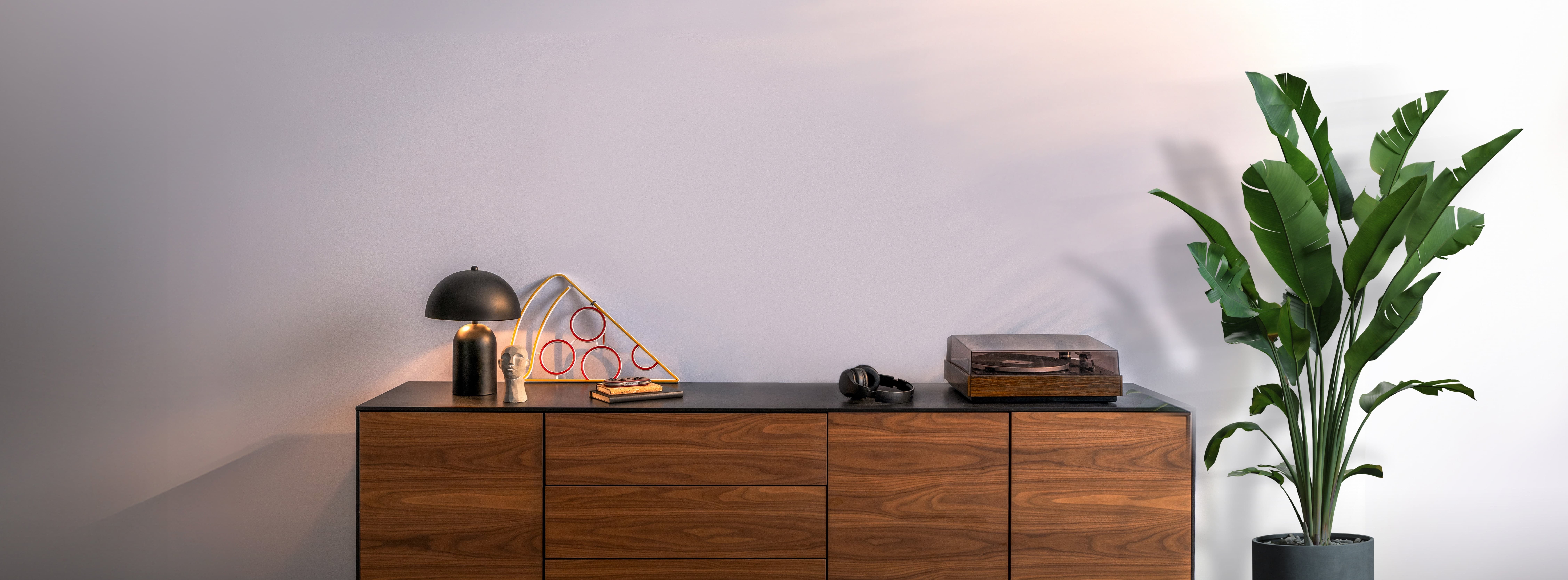 dresser-zoom slide background