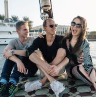 CuriousMuse WallStories